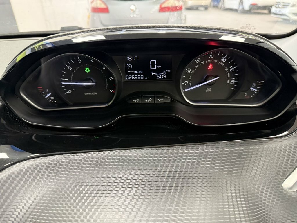 Peugeot 208 208 1.2 Active White #22