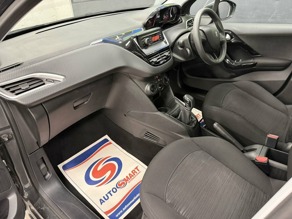 Peugeot 208 208 1.2 Active White #27