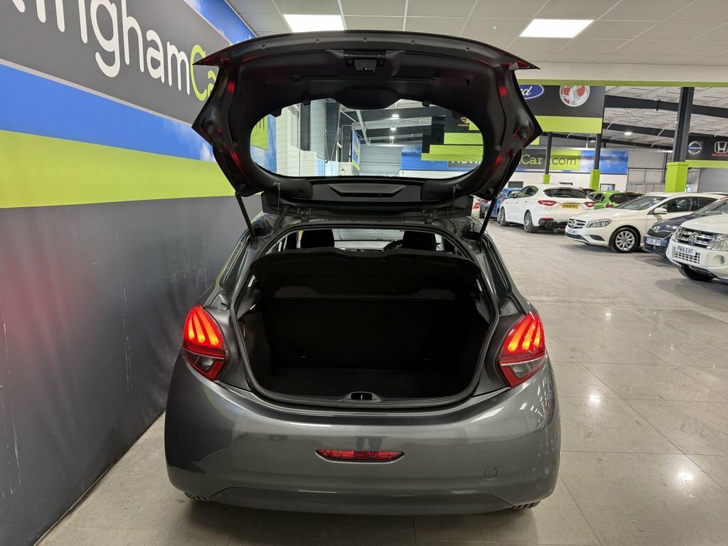 Peugeot 208 208 1.2 Active White #12