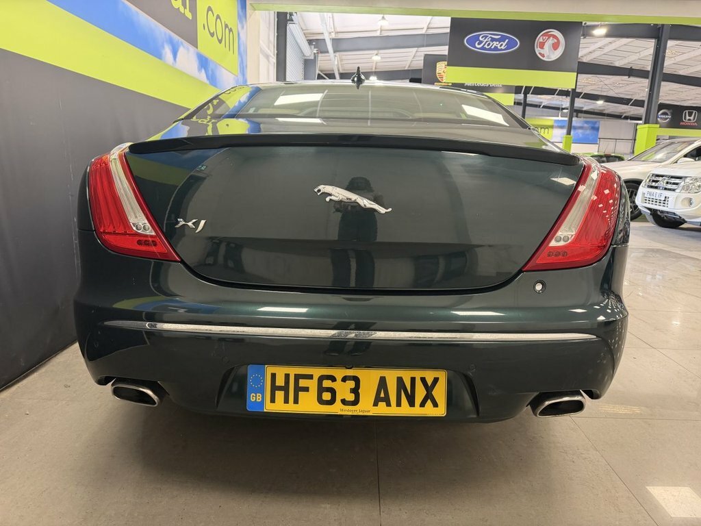 Jaguar XJ 3L Premium Luxury Green #5