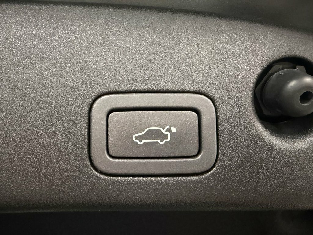 Jaguar XJ Series 3.0 V D V6 Portfolio White #38