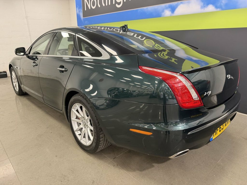 Jaguar XJ Series 3.0 V D V6 Portfolio White #7