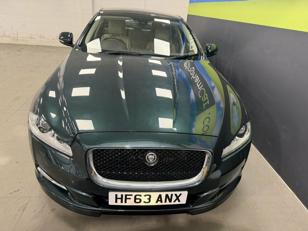 Jaguar XJ Series 3.0 V D V6 Portfolio White #10