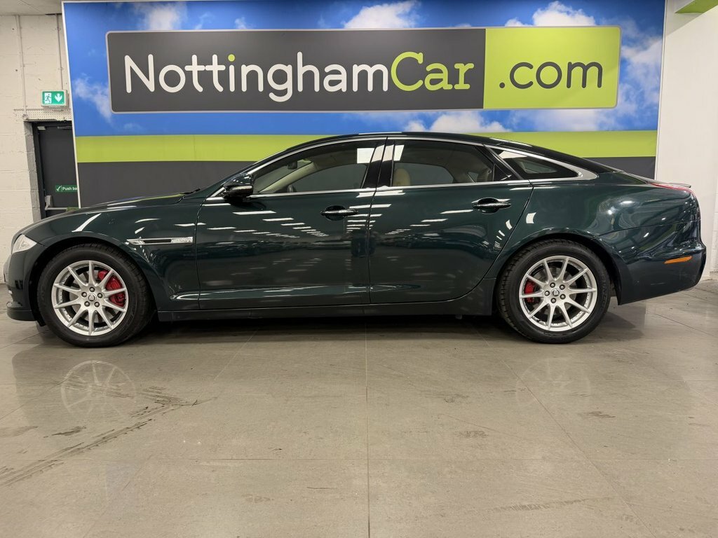 Jaguar XJ Series 3.0 V D V6 Portfolio White #8