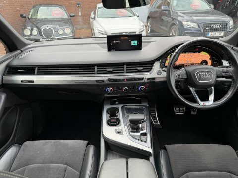 Audi Q7 3.0 Tdi V6 FT19RPZ Black #3