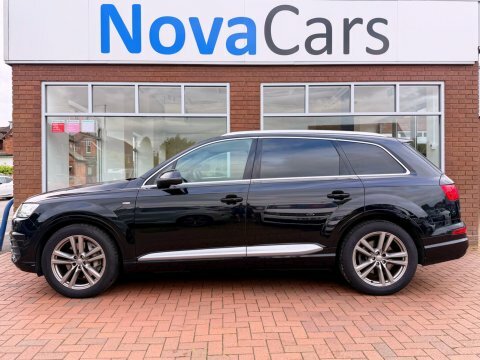 Audi Q7 3.0 Tdi V6 FT19RPZ Black #2