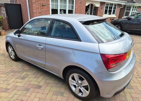 Audi A1 1.0 Tfsi Se DG18WYL Silver #4