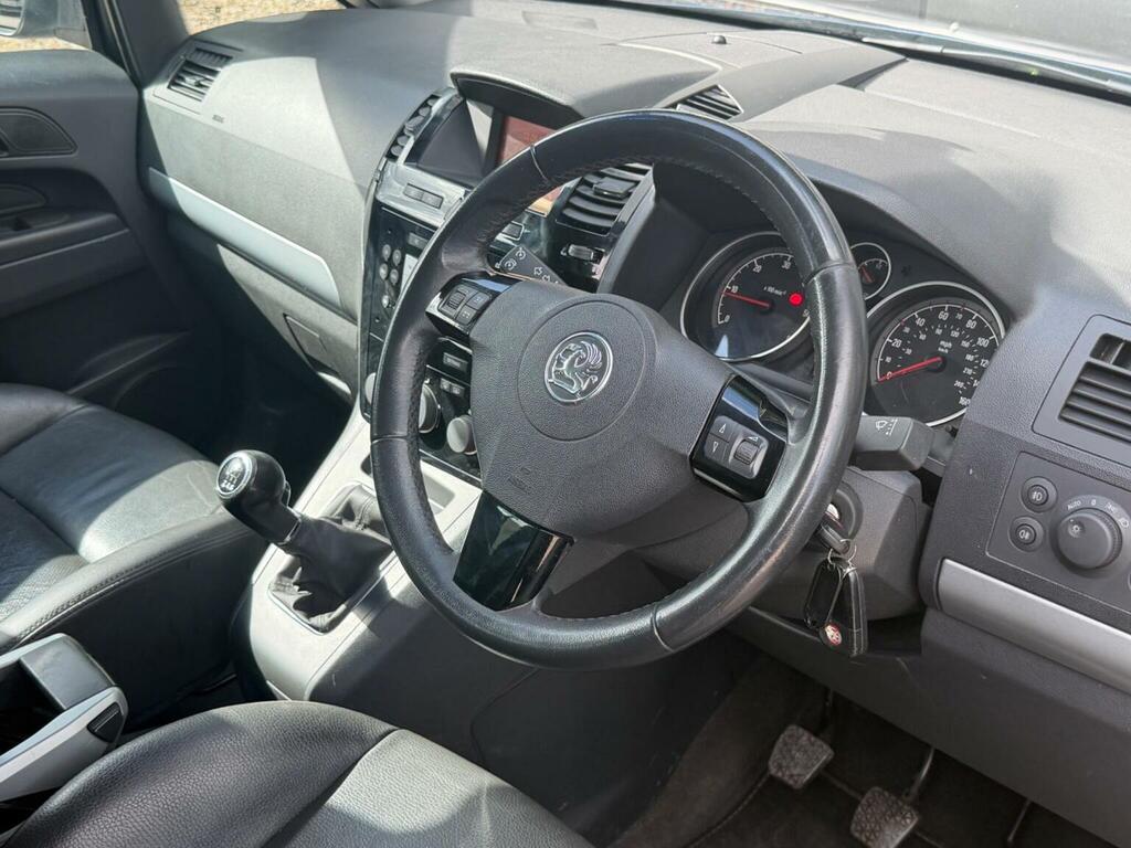 Vauxhall Zafira 1.6I 115 Exclusiv 2012 White #21