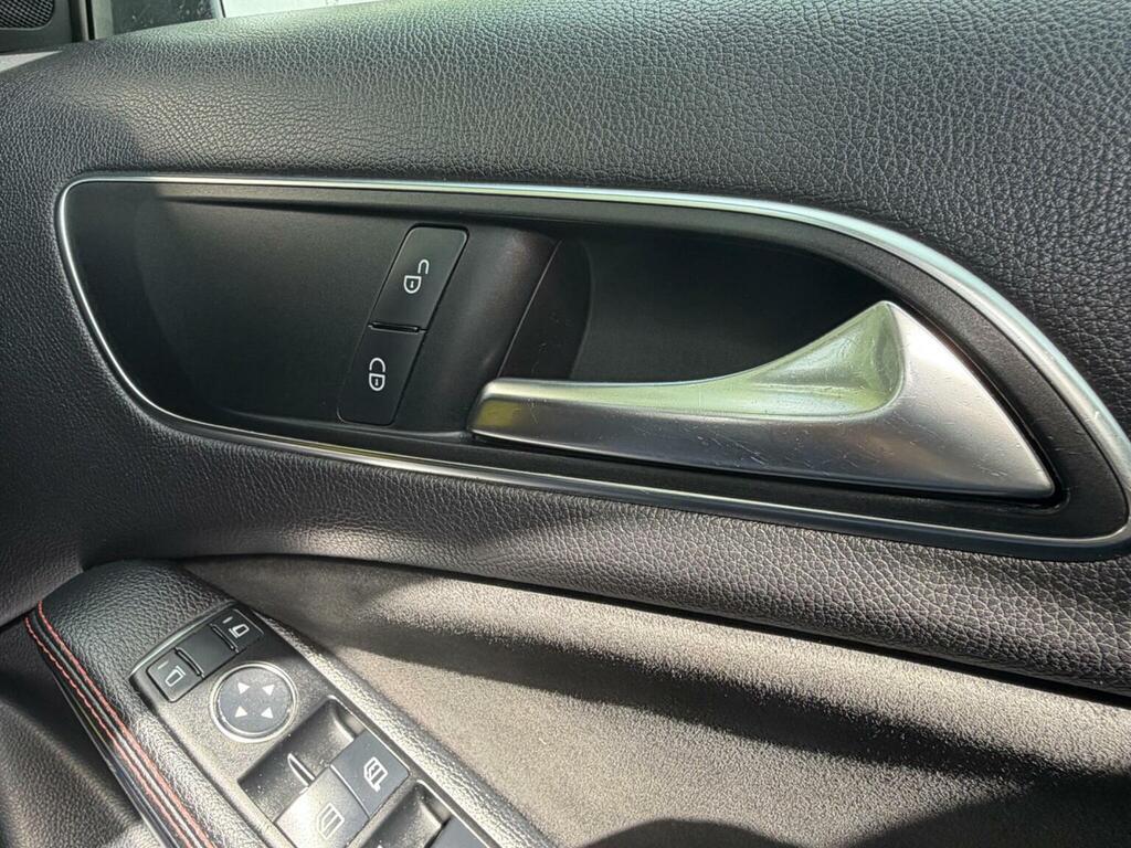 Mercedes-Benz A Class 1.5 Classic Se Cvt Silver #26