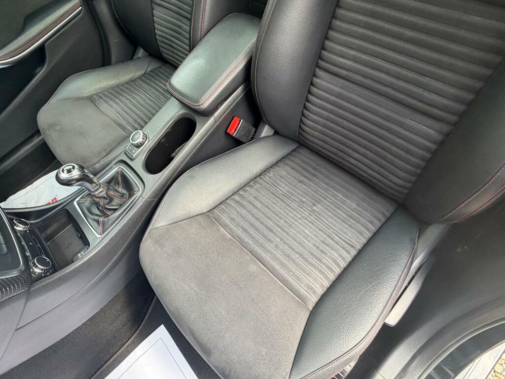 Mercedes-Benz A Class 1.5 Classic Se Cvt Silver #48