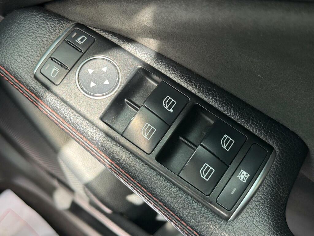 Mercedes-Benz A Class 1.5 Classic Se Cvt Silver #25