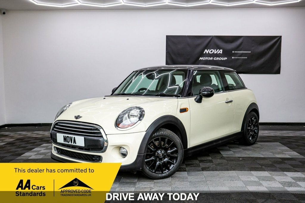 Mini Hatch 1.5L Cooper White