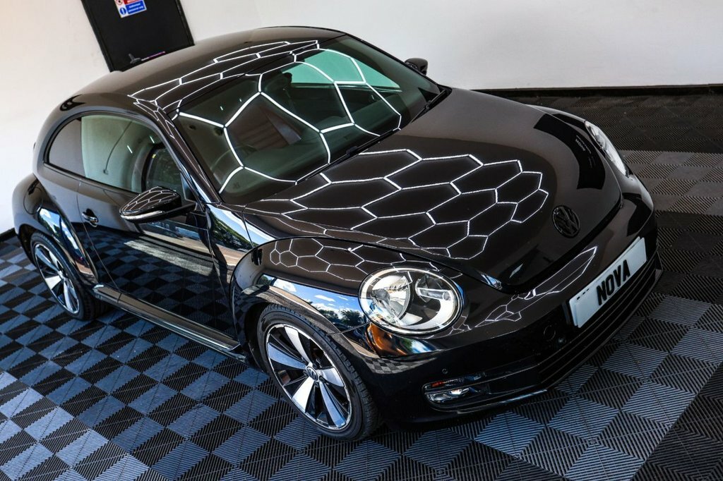 Volkswagen Beetle 2L Sport Black #4
