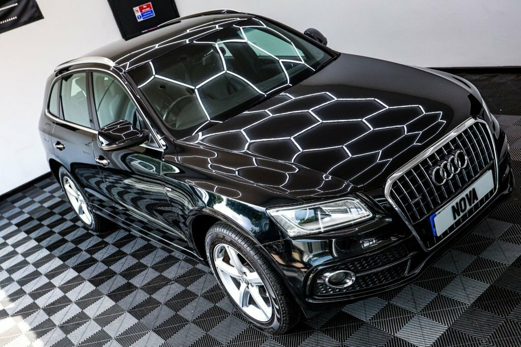 Audi Q5 2L S Line Black #4