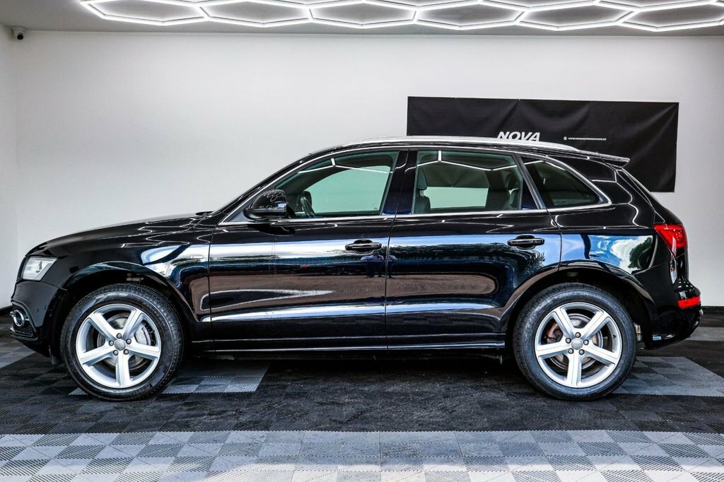 Audi Q5 2L S Line Black #6