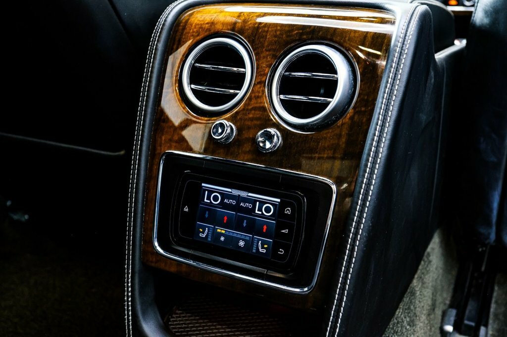 Bentley Flying Spur 6.0 W12 Mulliner Saloon 616 Bhp Grey #37