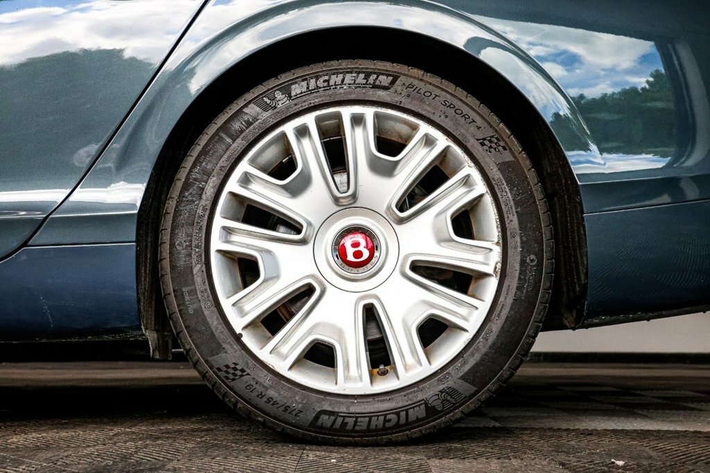 Bentley Flying Spur 6.0 W12 Mulliner Saloon 616 Bhp Grey #17