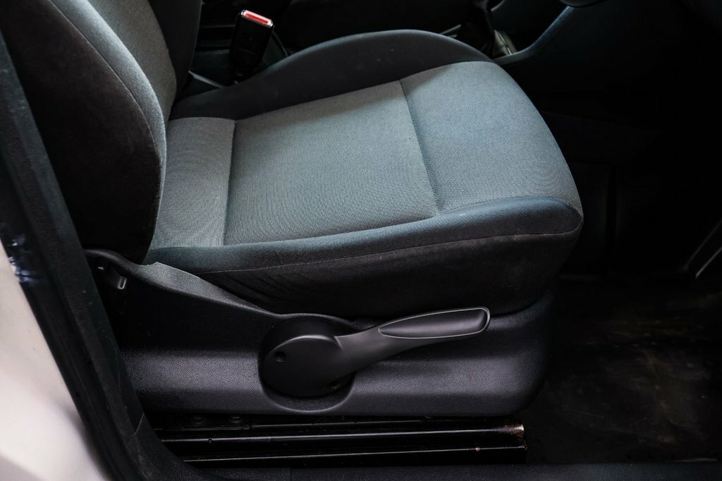 Volkswagen Caddy Mpv Black #26