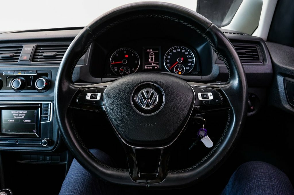 Volkswagen Caddy Mpv Black #30