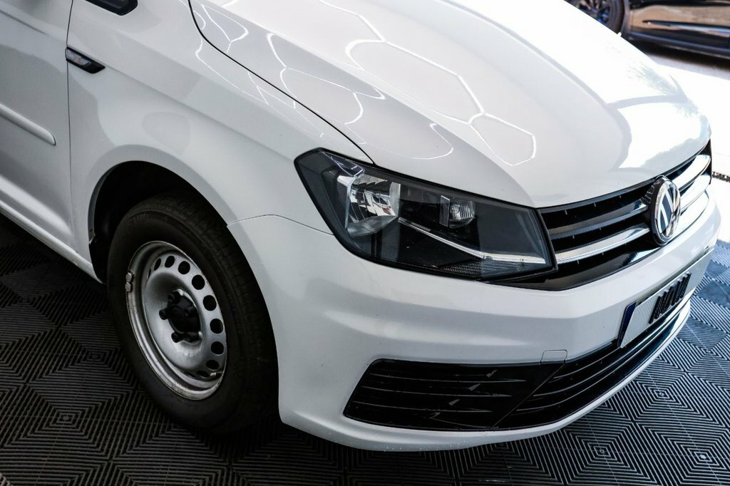 Volkswagen Caddy Mpv Black #18