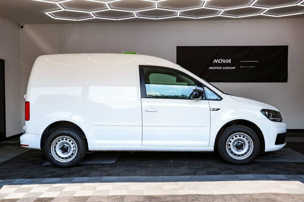 Volkswagen Caddy 2L Startline White #4