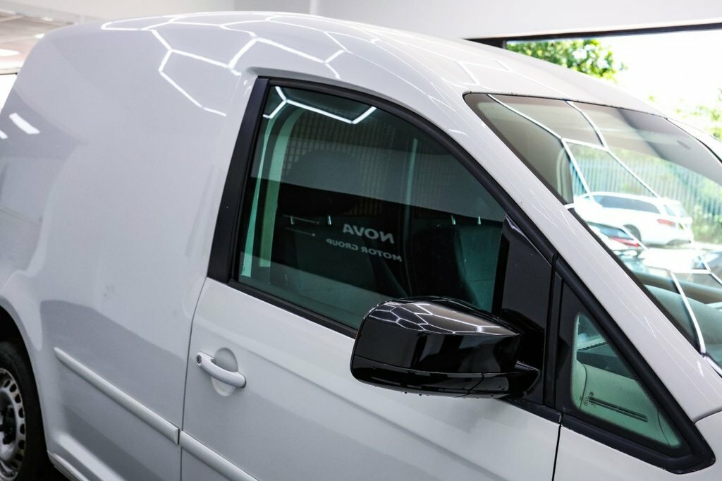 Volkswagen Caddy Mpv Black #16