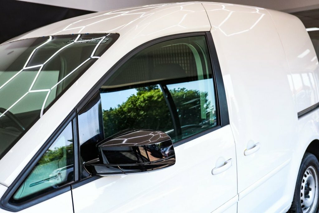 Volkswagen Caddy Mpv Black #17