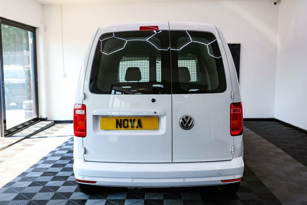 Volkswagen Caddy Mpv Black #10