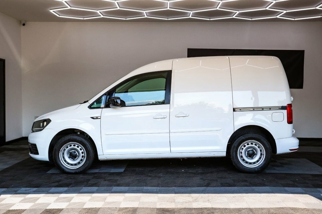 Volkswagen Caddy 2L Startline White #5