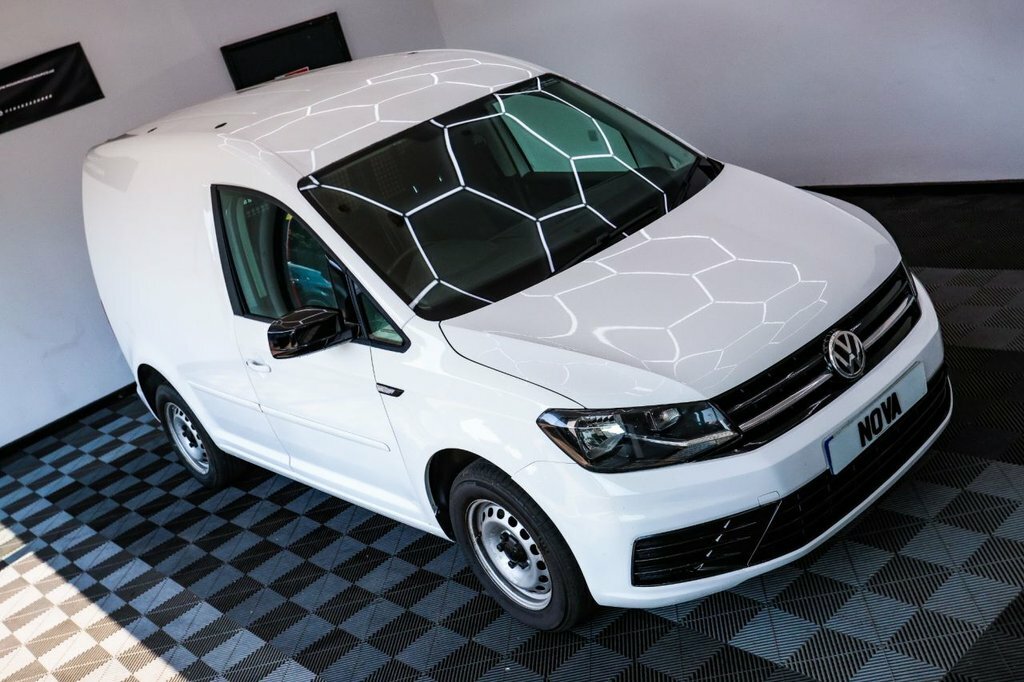 Volkswagen Caddy 2L Startline White #3