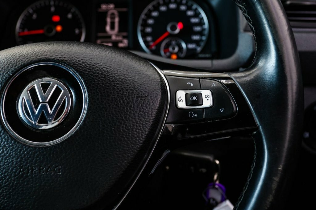 Volkswagen Caddy Mpv Black #32