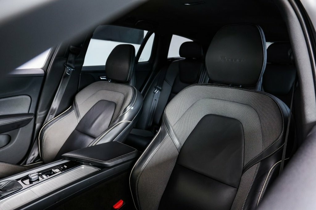 Volvo V60 T5 R-design Panoramic Sunroof Red #28
