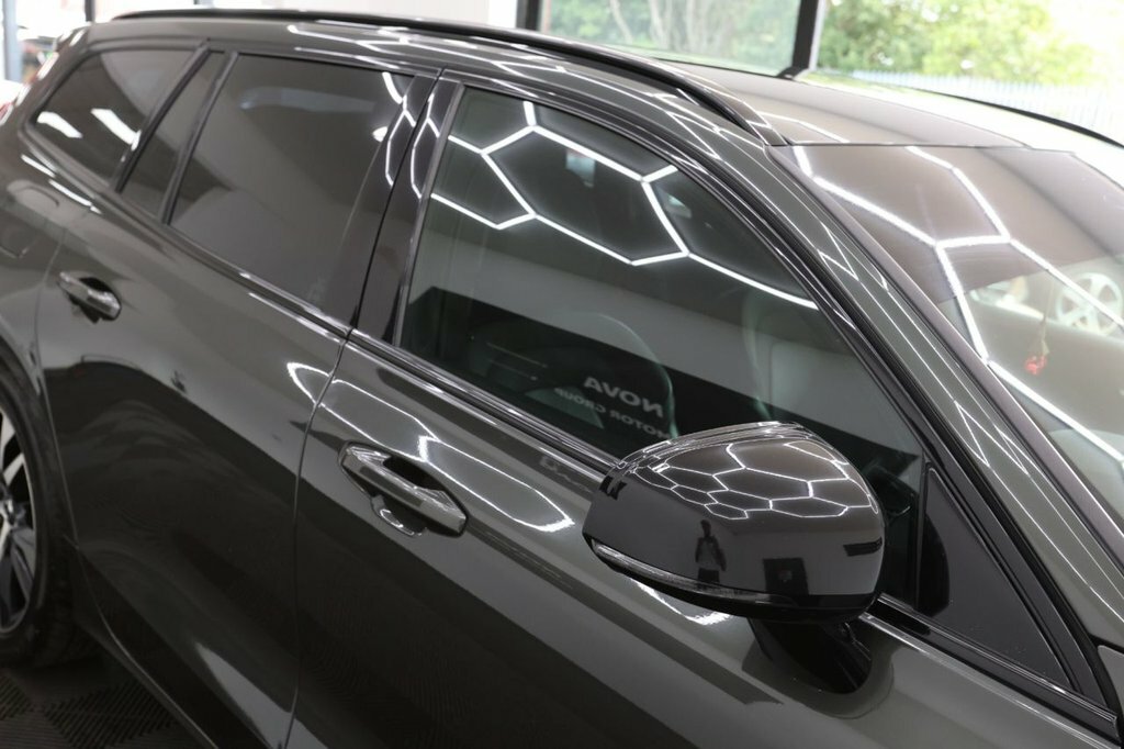 Volvo V60 T5 R-design Panoramic Sunroof Red #22