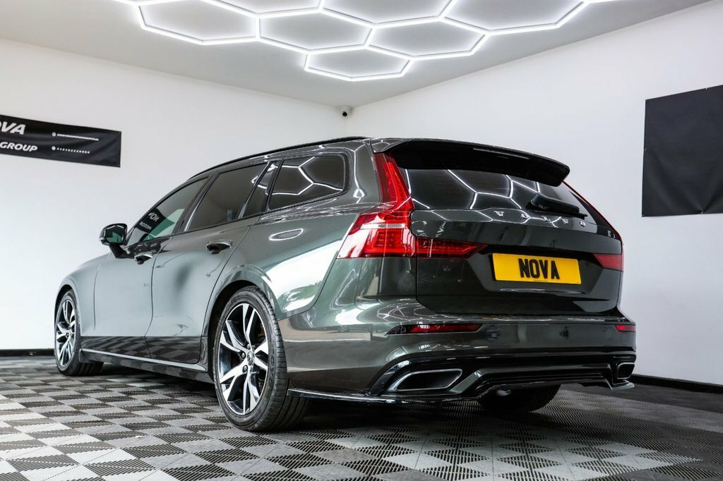 Volvo V60 T5 R-design Panoramic Sunroof Red #12