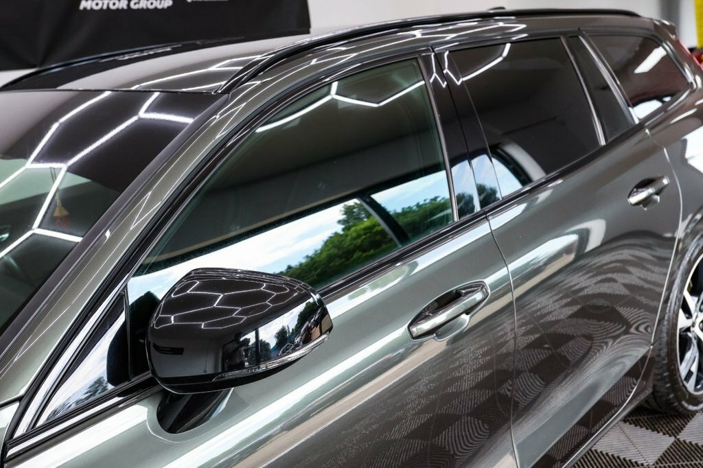 Volvo V60 T5 R-design Panoramic Sunroof Red #23