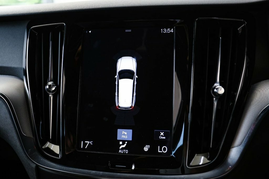 Volvo V60 T5 R-design Panoramic Sunroof Red #48