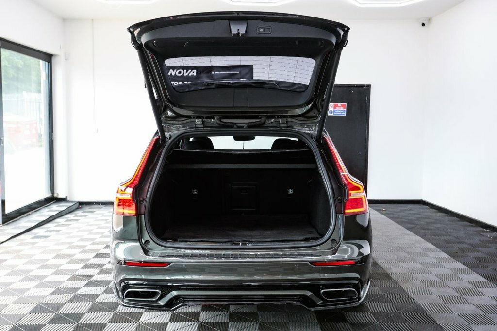 Volvo V60 T5 R-design Panoramic Sunroof Red #59
