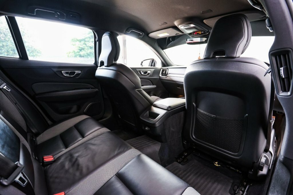 Volvo V60 T5 R-design Panoramic Sunroof Red #32