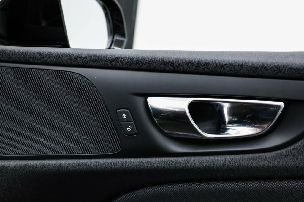 Volvo V60 T5 R-design Panoramic Sunroof Red #36
