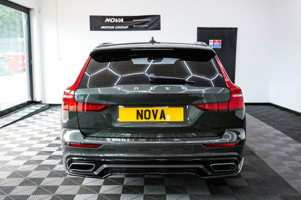 Volvo V60 T5 R-design Panoramic Sunroof Red #11