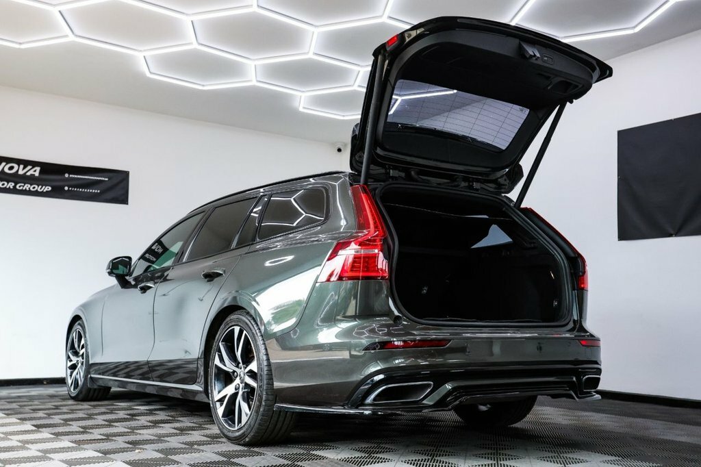 Volvo V60 T5 R-design Panoramic Sunroof Red #58