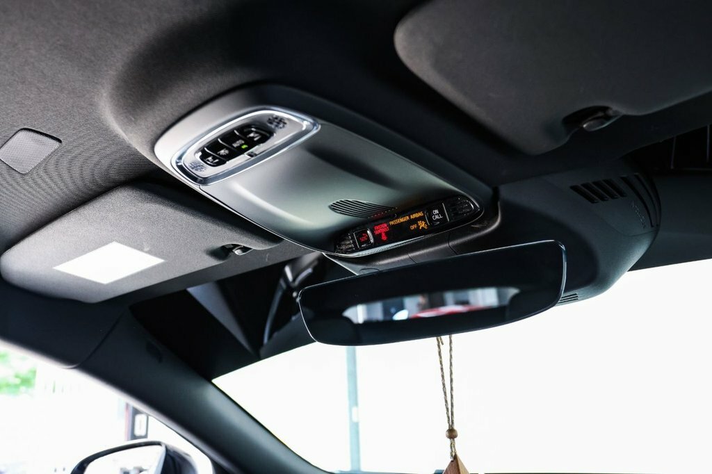 Volvo V60 T5 R-design Panoramic Sunroof Red #54
