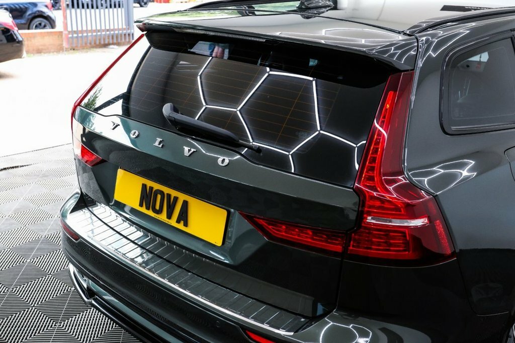 Volvo V60 T5 R-design Panoramic Sunroof Red #13