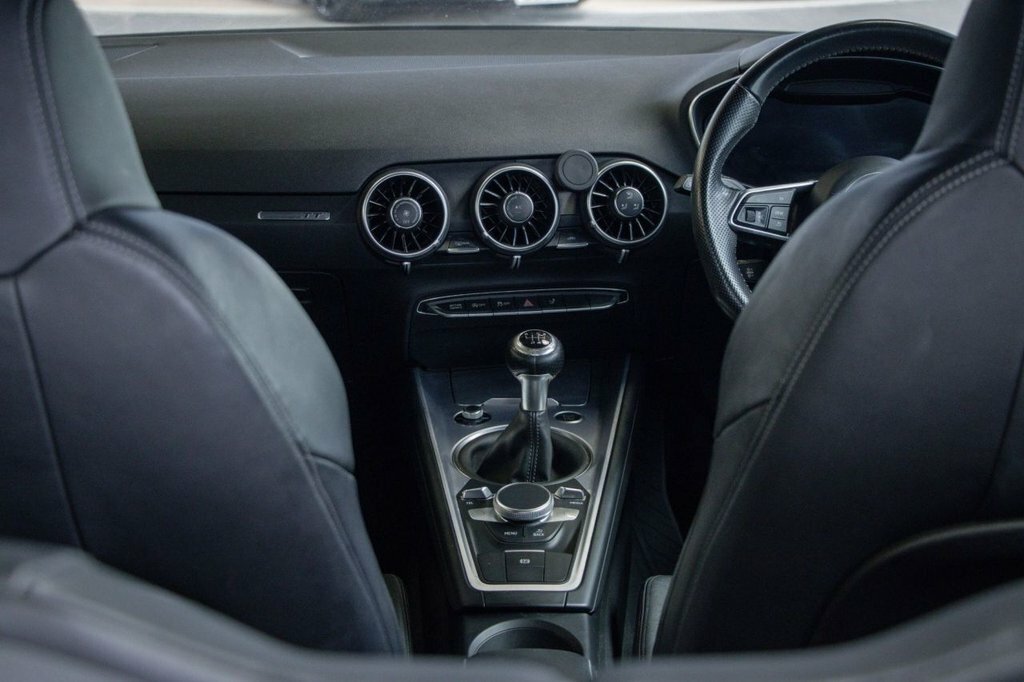 Audi TT 2L S Line YN66PYX Black #3