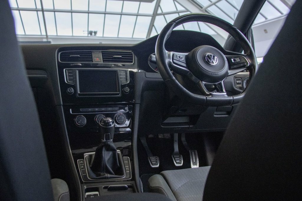 Volkswagen Golf 2L R-line Edition YX66UBL White #2
