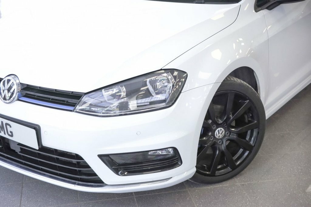 Volkswagen Golf 2L R-line Edition YX66UBL White #5
