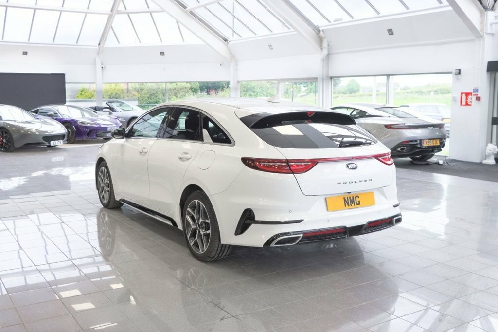 Kia Proceed 1.5L Gt-line LA21PYH White #4