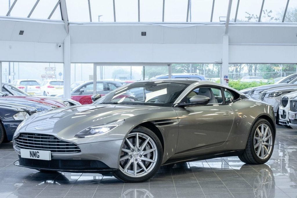 Aston Martin DB11 5.2L Null Silver