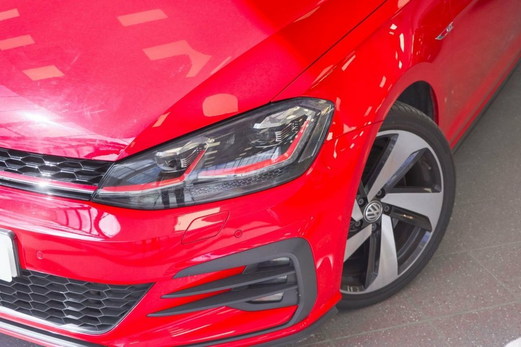 Volkswagen Golf 2L Gti Performance DG19DZP Red #5