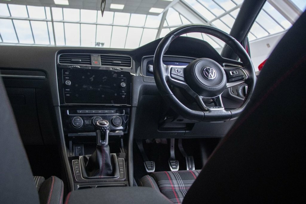 Volkswagen Golf 2L Gti Performance DG19DZP Red #2